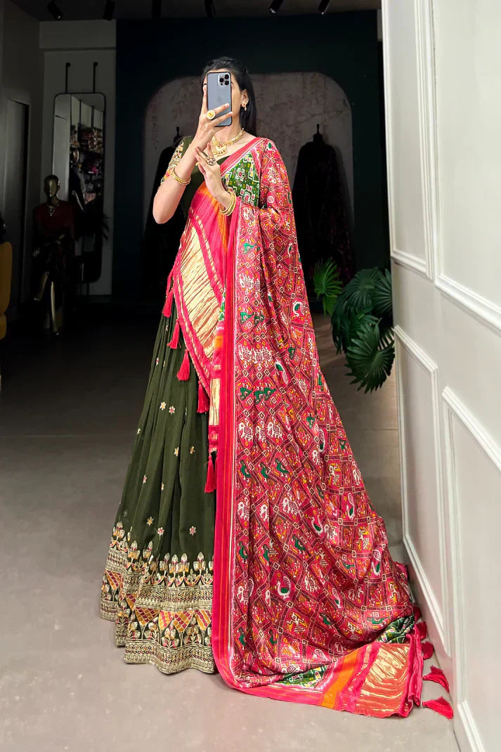 PREMIUM GEORGETTE WITH SEQUANCE AND THREAD EMBROIDERED WORK LEHENGA CHOLI WITH PURE GAJI SILK DUPATTAPFAB1104)
