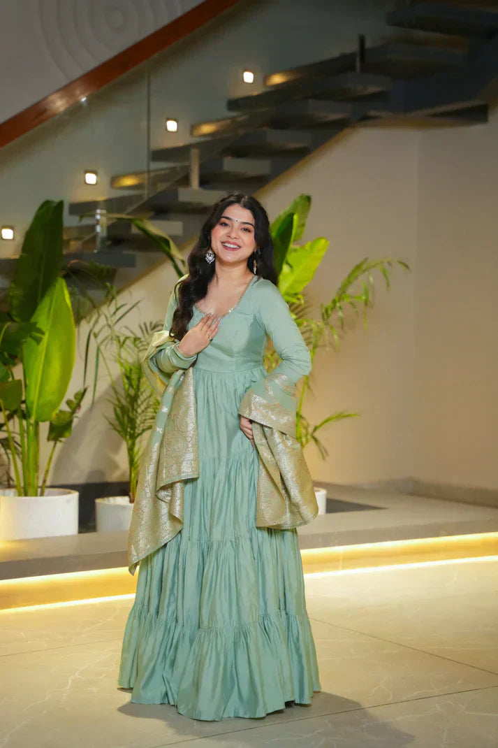 WEDDING SPECIAL MICROCRAPE GOWN WITH JAQUARD DUPATTAPFAB1111) (02)