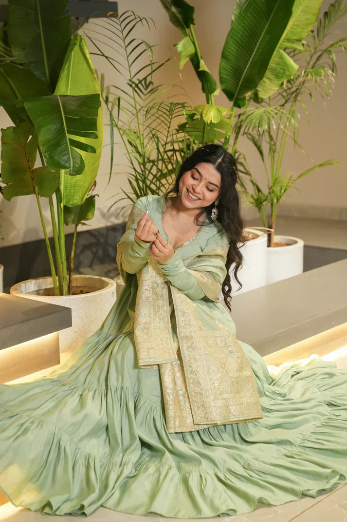 WEDDING SPECIAL MICROCRAPE GOWN WITH JAQUARD DUPATTA PFAB155)(02)