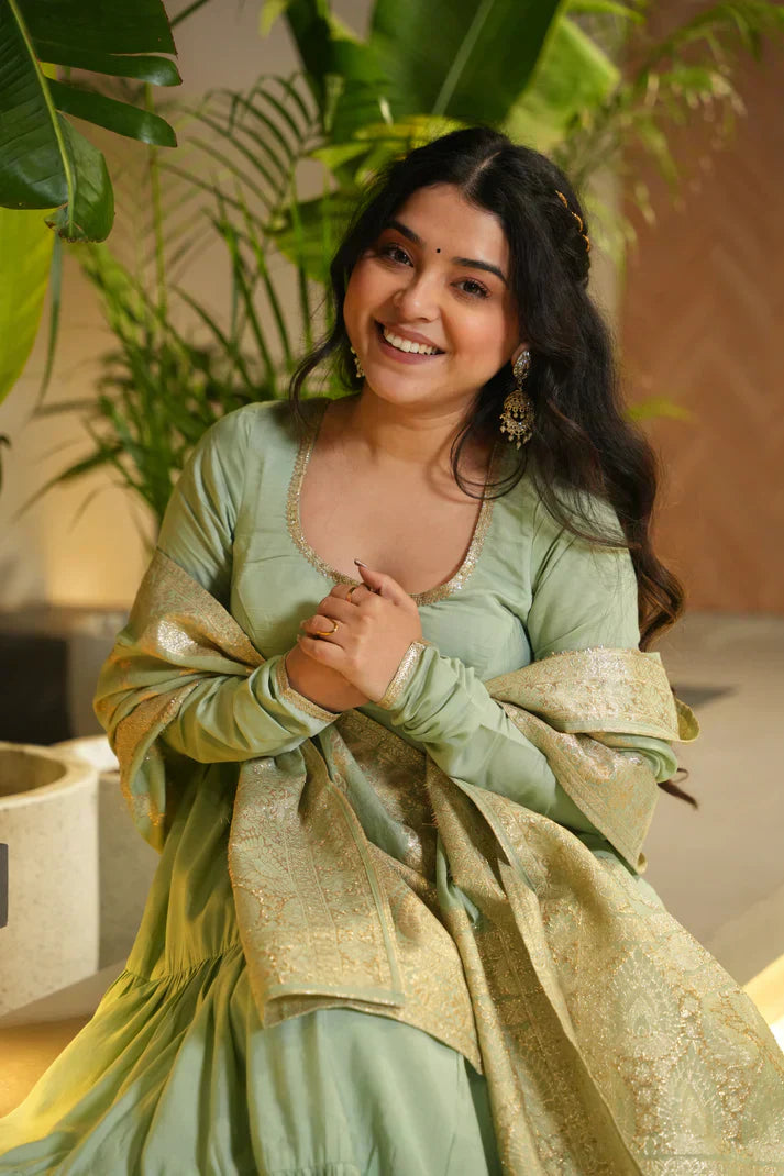 WEDDING SPECIAL MICROCRAPE GOWN WITH JAQUARD DUPATTA PFAB155)(02)