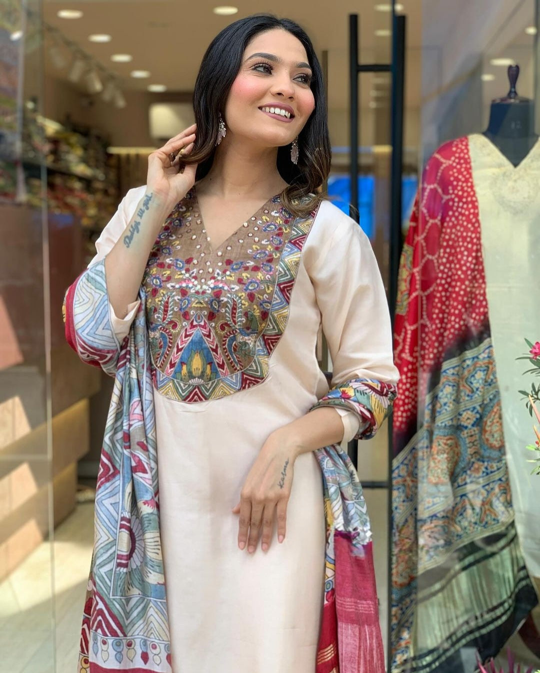 LAUNCHING EXTREMELY ELEGANT PREMIUM SILK SUIT SET WHICH IS BEAUTIFULLY DECORATED WITH ATTRACTIVE HANDWORK(PFAB121)