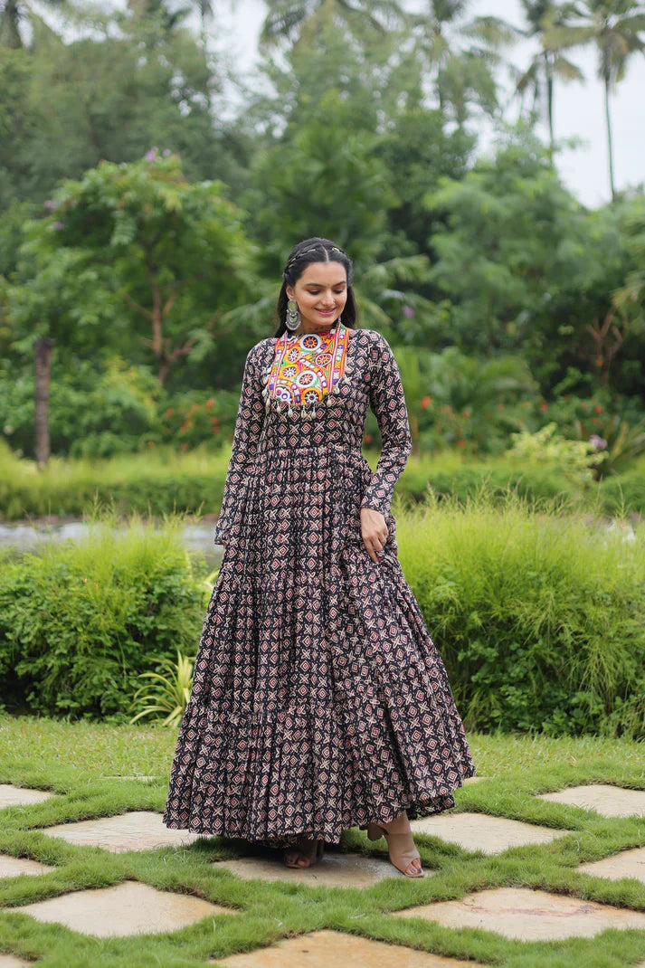 NAVRATRI SPECIAL COTTON GAMTHI PATCH WORK GOWN PFAB149)