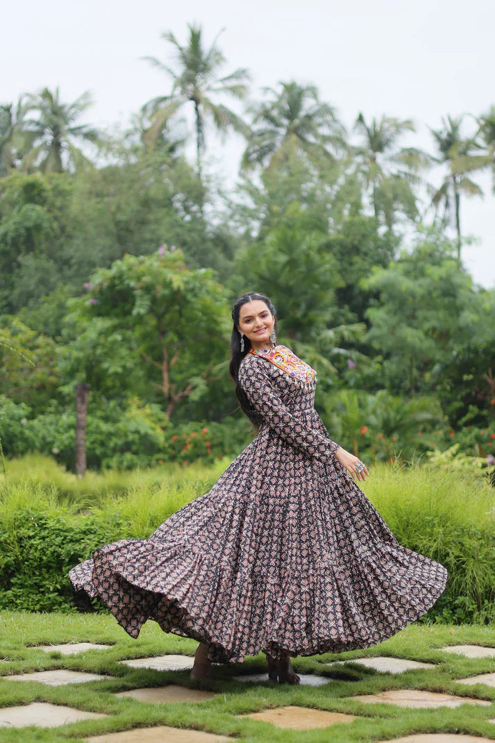 NAVRATRI SPECIAL COTTON GAMTHI PATCH WORK GOWN PFAB149)