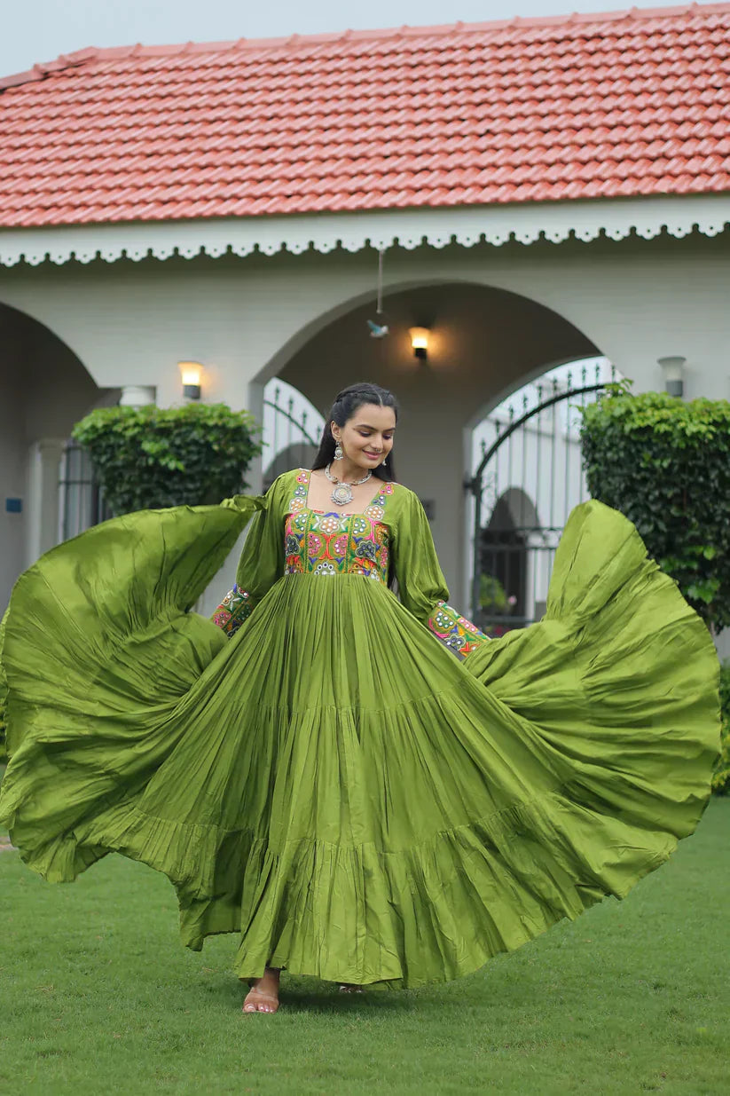 NAVRATRI SPECIAL GAMTHI KUTCHI WORK RAYON GOWN PFAB1182) 02