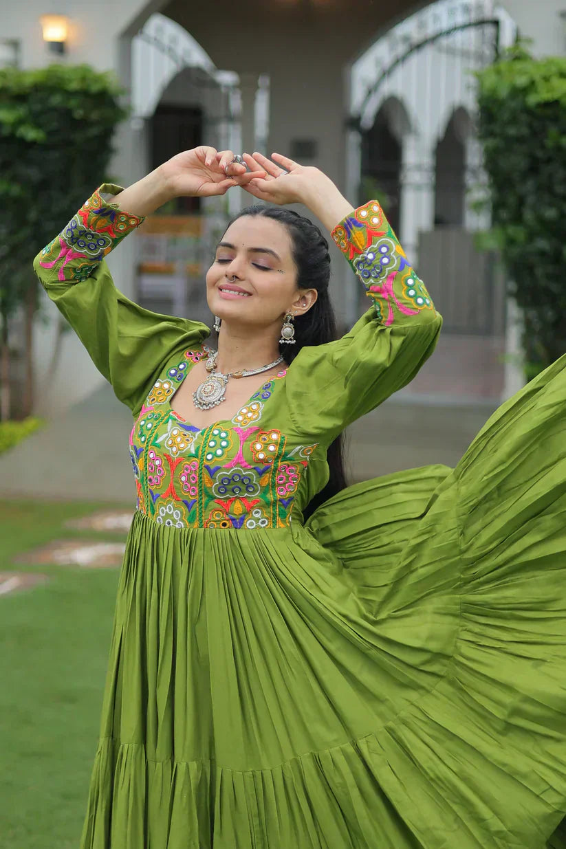 NAVRATRI SPECIAL GAMTHI KUTCHI WORK RAYON GOWN PFAB1182) 02