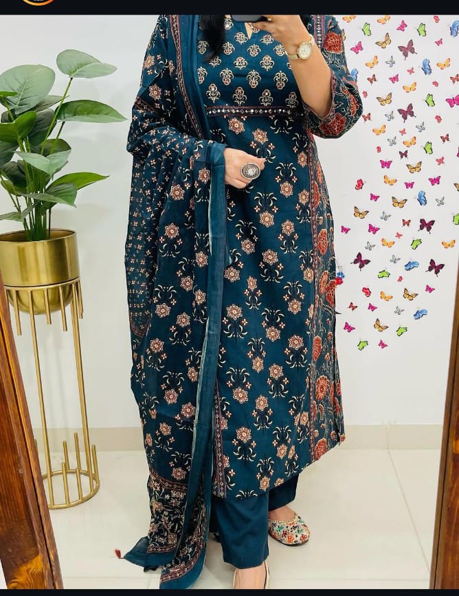 🌹🌹Pure fine Cotton fabric hand Work Kurti with Pant with cotton 100-100 Dupatta🌹🌹(PFAB1437)