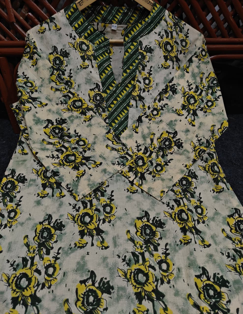 This suit features a stunning combination of light and dark green, and yellow colors(PFAB1469)