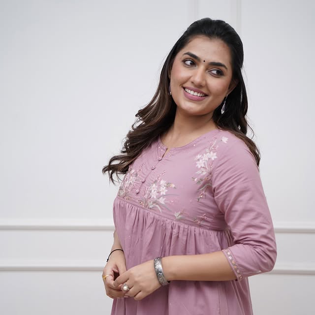 look classy and elegant with our new pure cotton collared kurta pant set(PFAB1145)