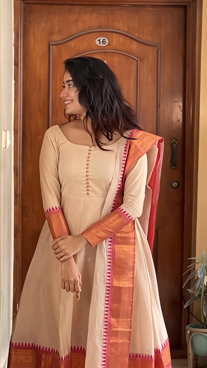 Featuring beautiful Heavy Suit Set which is beautifully decorated potli🪡. It is paired with matching duppata (RRRD01)